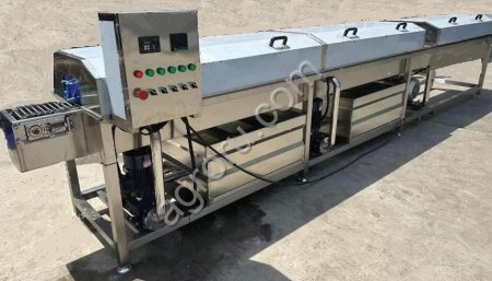 Машина для мойки жестебанок (с продуктом), после закатки или стерилизации в автоклаве.