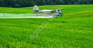 Химобработка полей кукурузником Ан-2