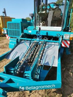 Пресс-подборщик льна самоходный ПЛС-1