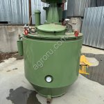 Машина для смешивания или хранения красок и хим. веществ