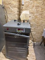 Инкубатор и выводной шкаф