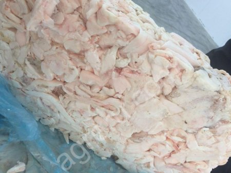Шпик мелкокусковой , обрезь шпика