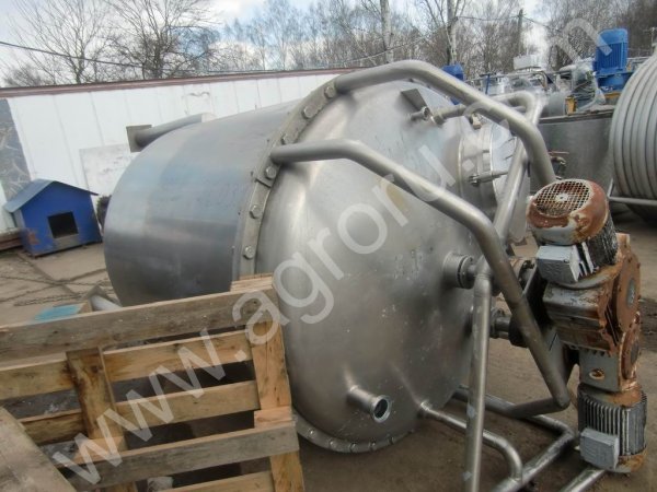 Емкости нержавеющие, объемом от 5 куб.м - 14 куб.м