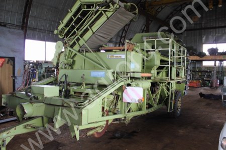 Картофелеуборочный комбайн E-686
