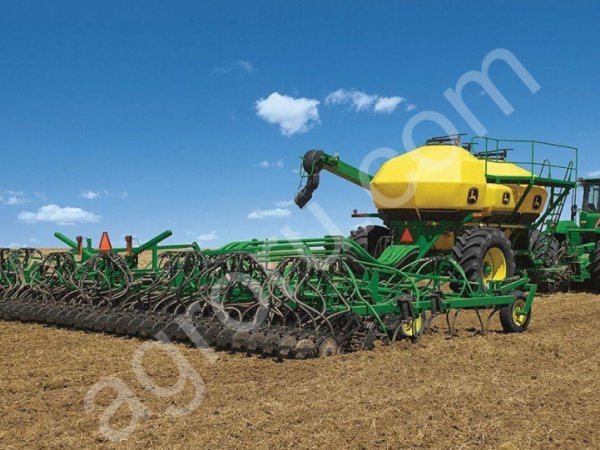Посевной комплекс John Deere 1820 с прицепом 1910