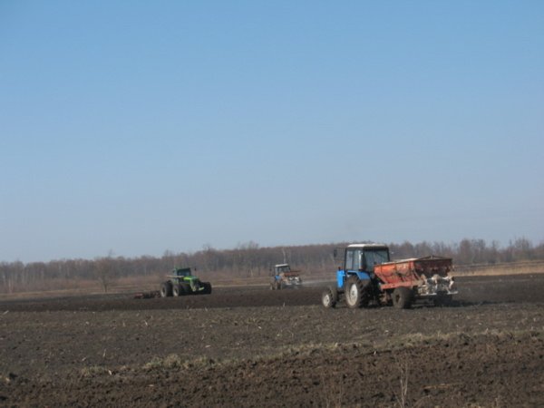 Сеете из рук вон плохо, отставание колоссальное