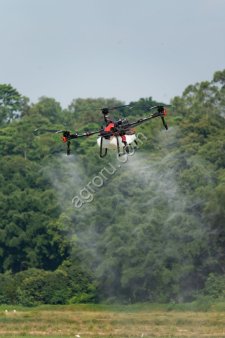 Обработка полей дронами XAG