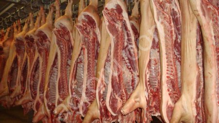 Полутушки свинины