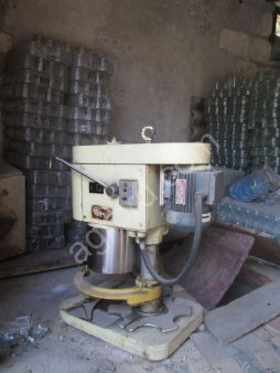 новую полуавтоматическую закаточную машину Б-4 КЗК-124 (настольную)