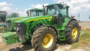 Трактор John Deere 8530