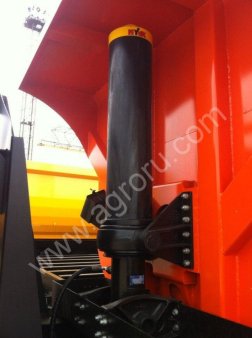 Самосвал карьерник