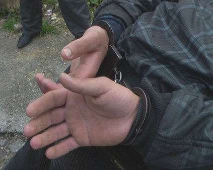 Молодые ярославны воруют кофе и водку