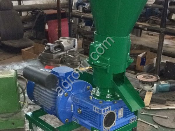 Мини гранулятор кормов