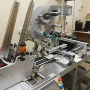 Установка для наклейки этикеток на упаковку