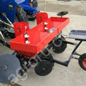 Картофелесажалка для мини-трактора