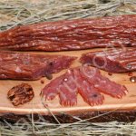 Мясные деликатесы и колбасы