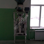 Дозатор весовой с упаковочной машиной