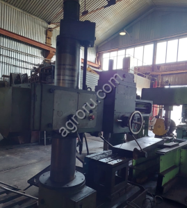 Радиально-сверлильный станок модели 2С550А