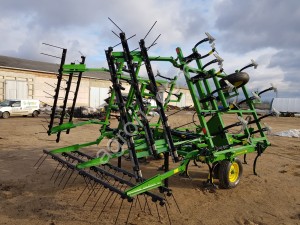 Культиватор John Deere 960 - 36 стойки 8,5 метров