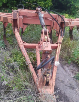 Плуг ширина захвата 4.5 м