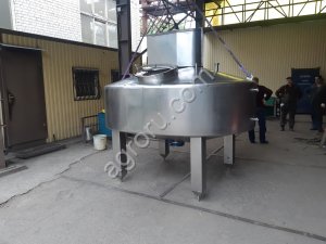 Вертикальный сыроизготовитель (ферментер) закрытого типа