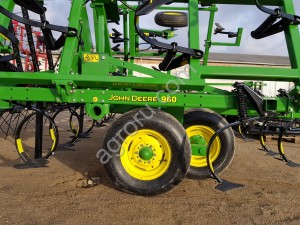 Культиватор John Deere 960 - 36 стойки 8,5 метров