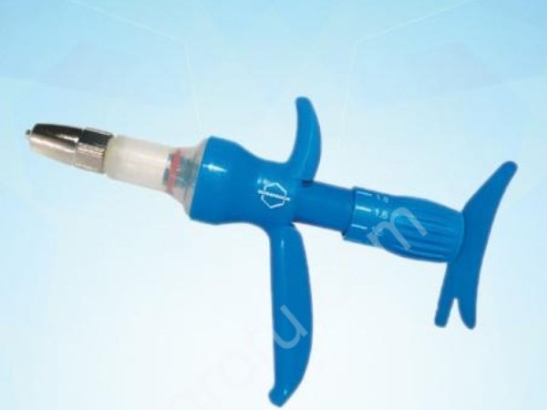 Инъектор с Т-образной ручкой с дозатором, с трубкой, (для КРС, МРС, свиней, птицы)