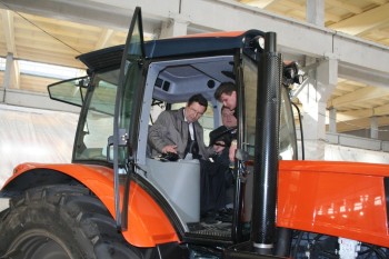 Белорусские тракторы отправят на проверку