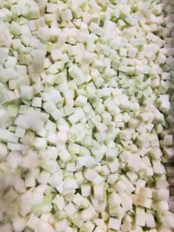 Кабачки быстрозамороженные резаные в виде кубика 10х10мм