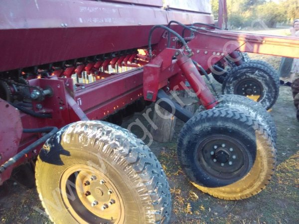 Сеялка СС -6. Колтеры, прикатывающие катки, 6 метров.