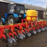 Оборудование на культиватор для внесения ЖКУ и КАС-32
