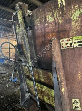 Измельчитель-раздатчик кормов СРК-6В «ХОЗЯИН»
