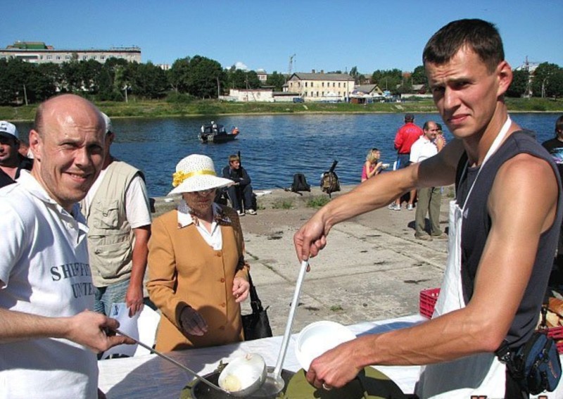 85 рыболовов участвовали в фестивале Псковская уха – 2011