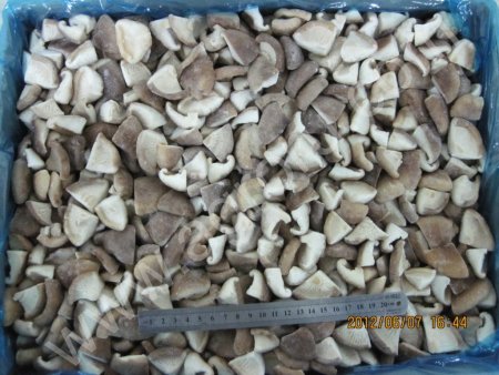 Замороженные, консервированные грибы разных наименований, грибная икра