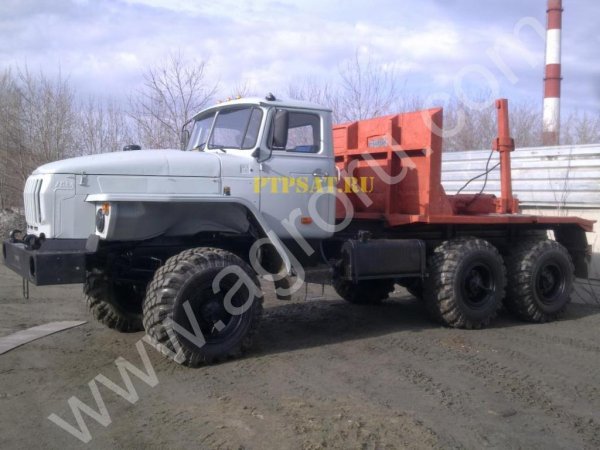 Урал Тягач лесовозный с ДВС: ЯМЗ-238М2 под КМУ