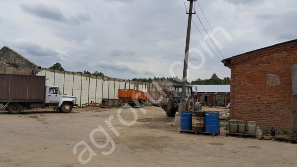 Земельный участок со строениями