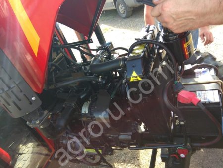 Минитрактор Dongfeng DF-244С с кабиной