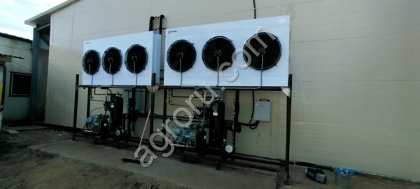 Холодильное оборудование. Сэндвич панели.