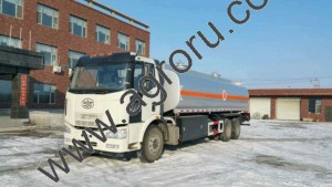 FAW бензовоз 6x4