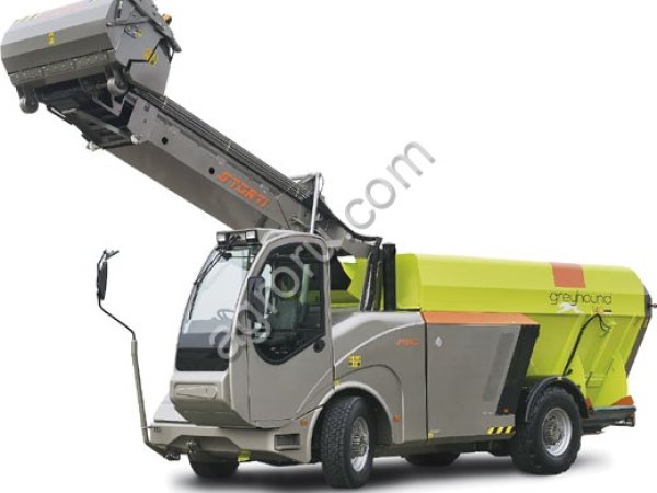 Миксер-кормораздатчик самоходный Storti Grey Hound 200