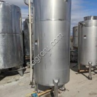 Емкости нержавеющие, объем — 1, 5 куб.м., вертикальные, инв 3056, инв 3058