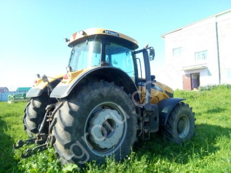 CHallenger MT665C