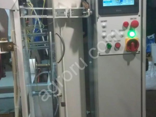Автоматическая фасовочно упаковочная машина с объемным шнековым дозатором для фасовки почвогрунтов,
