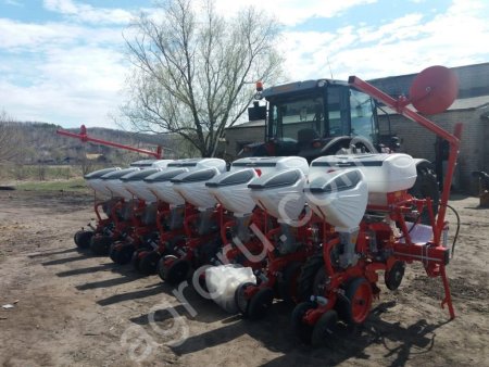 Сеялка пропашная пневматическая