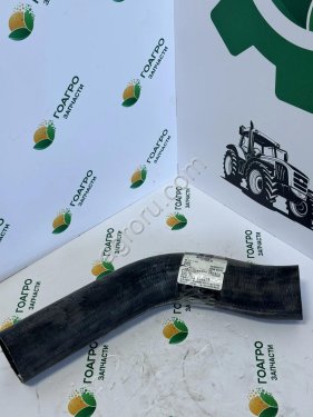 ШЛАНГ РАДИАТОРА R210589 John Deere (оригинал)