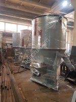 Кормосмеситель вертикальный шнековый ВС