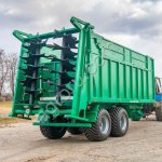Полуприцеп разбрасыватель органических удобрений ПТСС-15,18,20,25