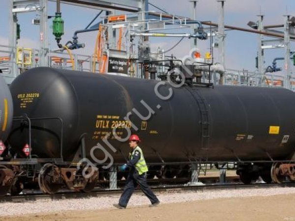 Дизельное топливо межсезонное по СПб биржи минус 1,5%.