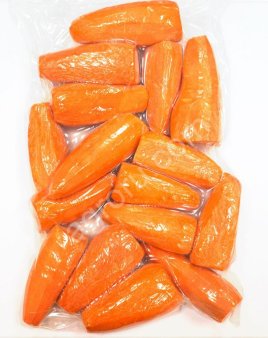Морковь очищенная в вакуумной упаковке