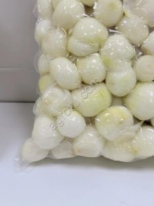 Лук репчатый очищенный в вакуумной упаковке оптом